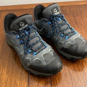 Men’s Merrell trail running sneakers shoes size US nine 9